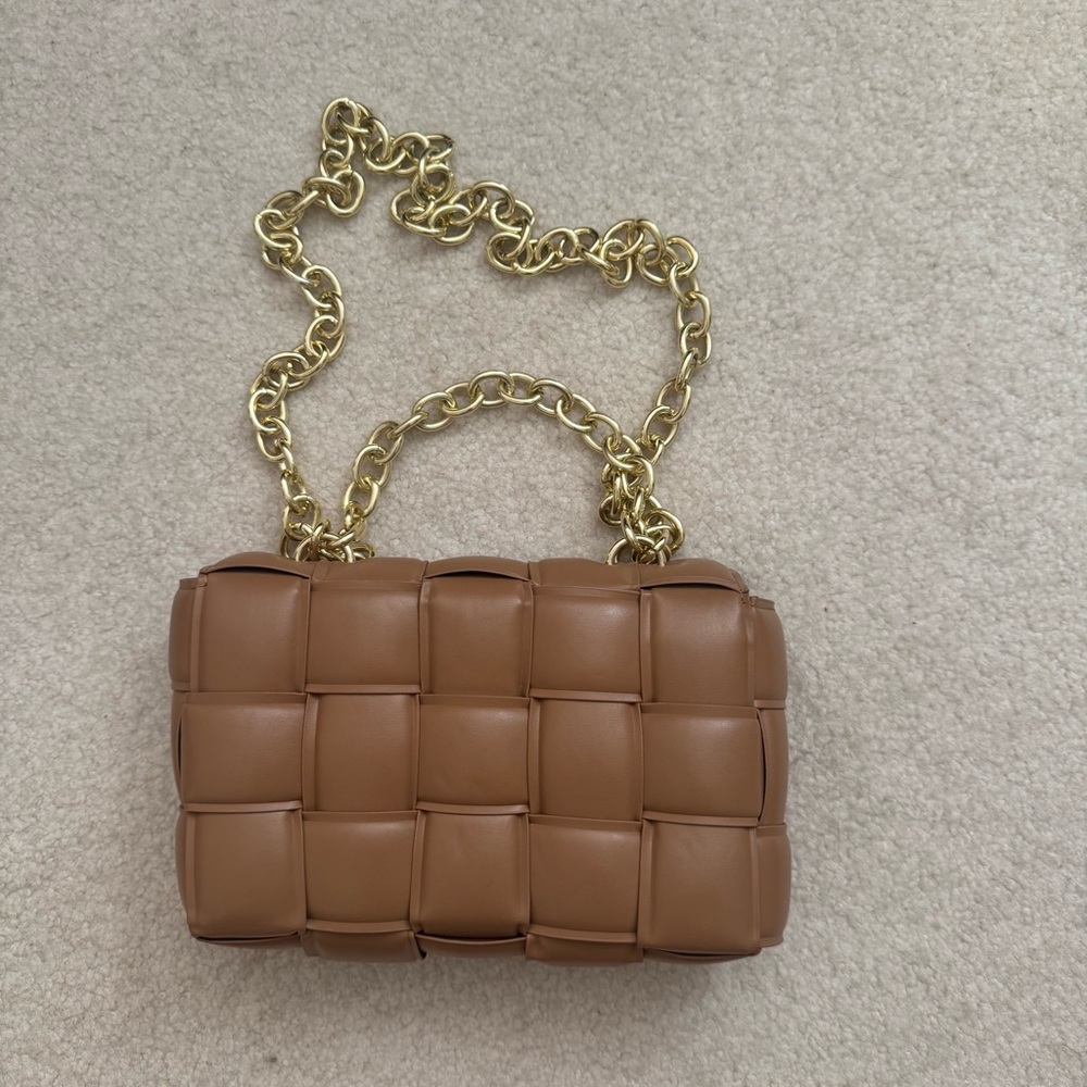Woven Tan Handbag with Gold Chain Strap